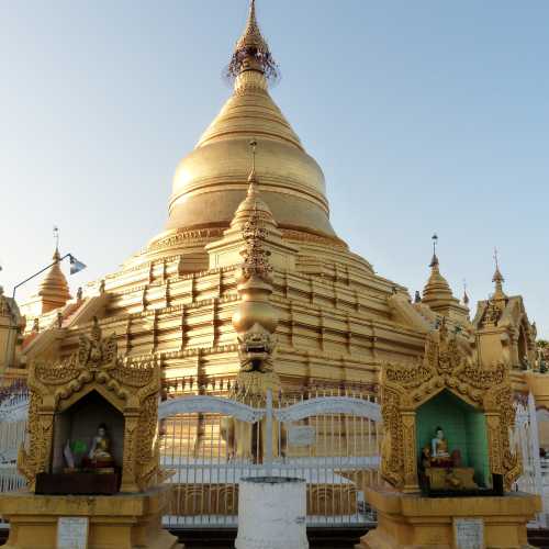 Kuthodaw Temple