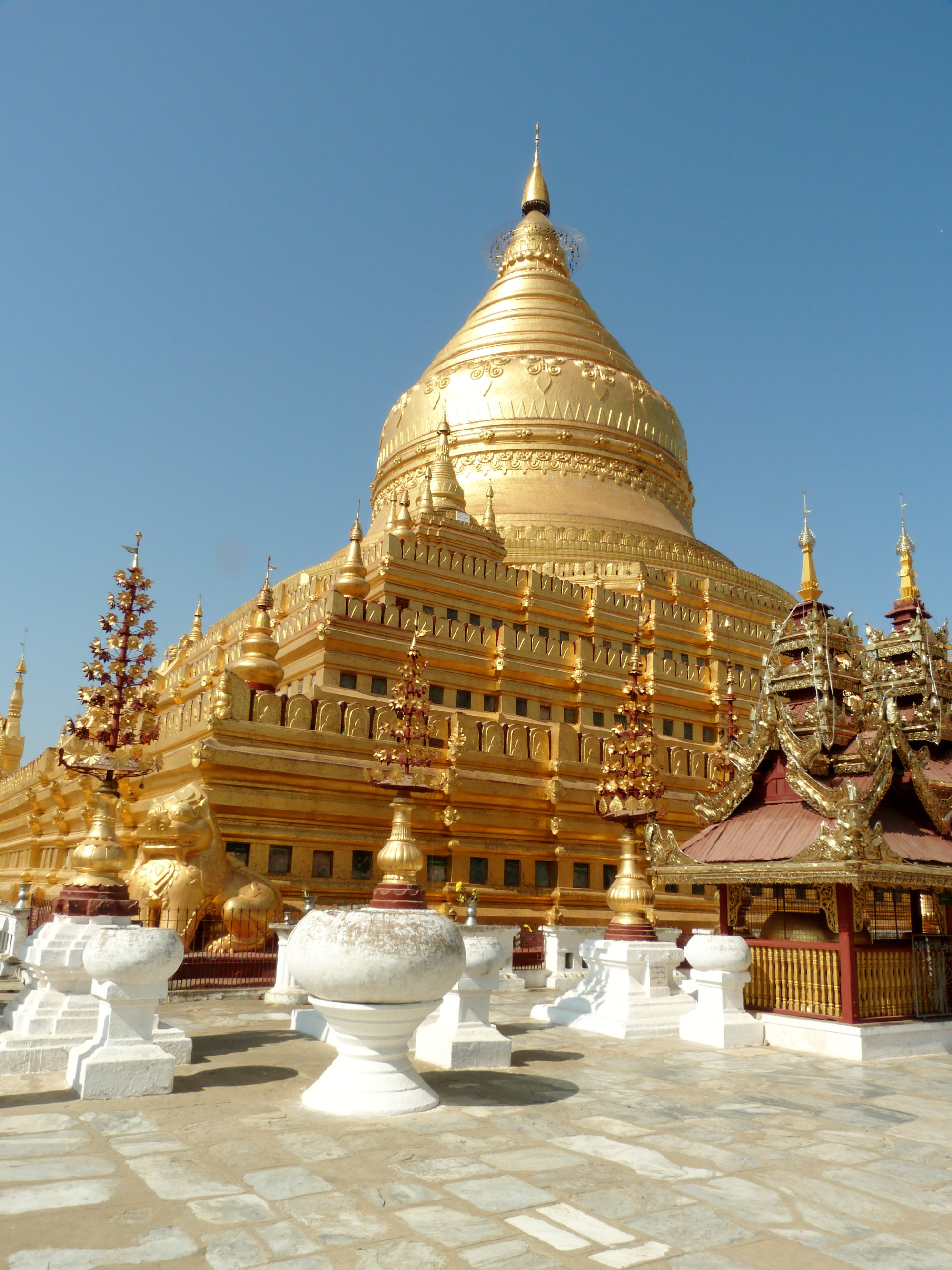 Shwezigon pagoda