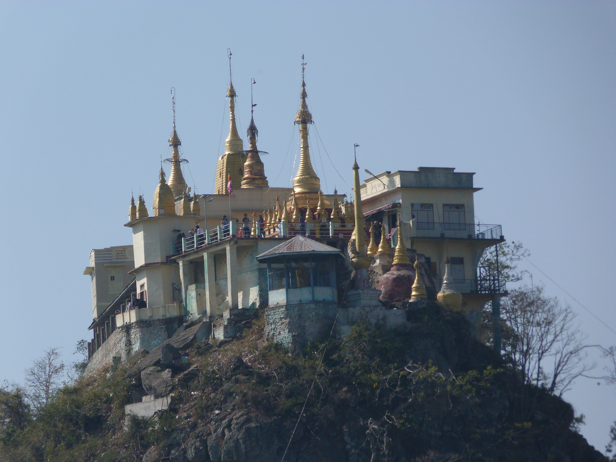 Popa Taungkalat monastery 