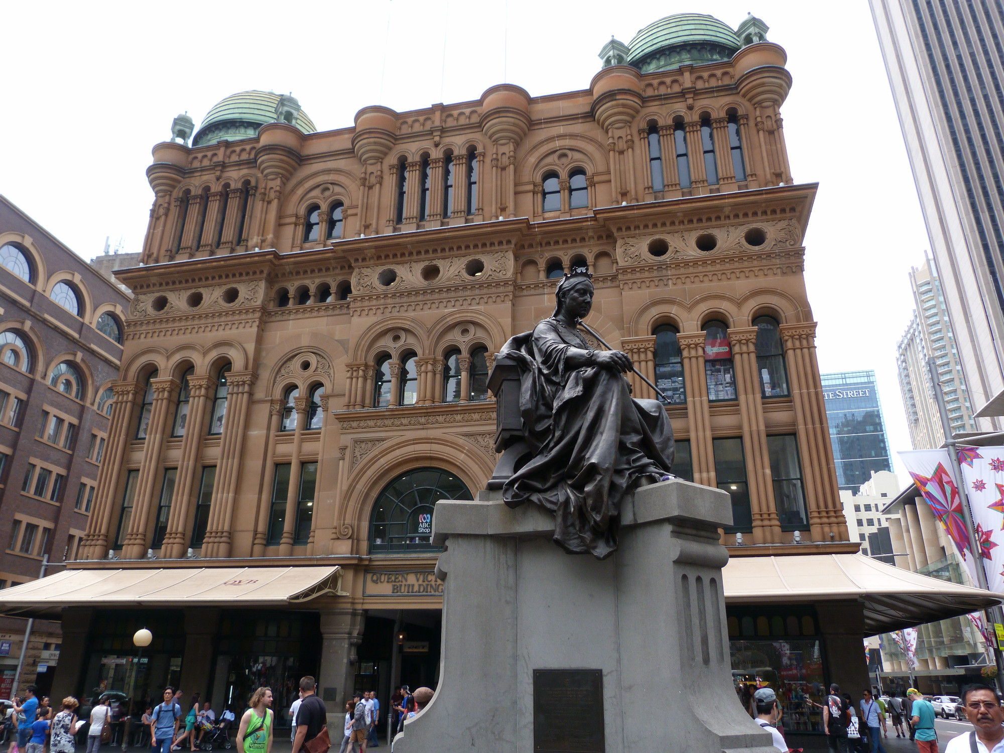 Queen Victoria near city hall