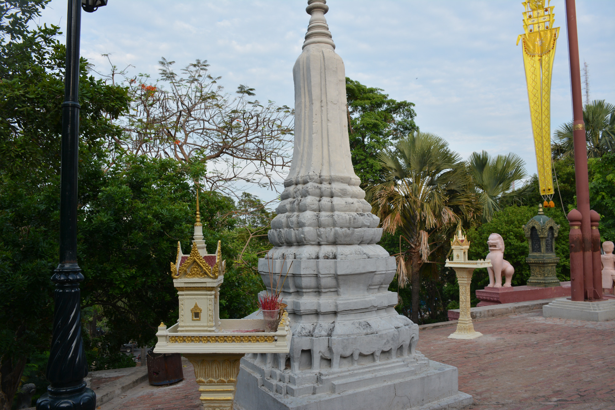 Terrace Wat Phnom Daun Penh