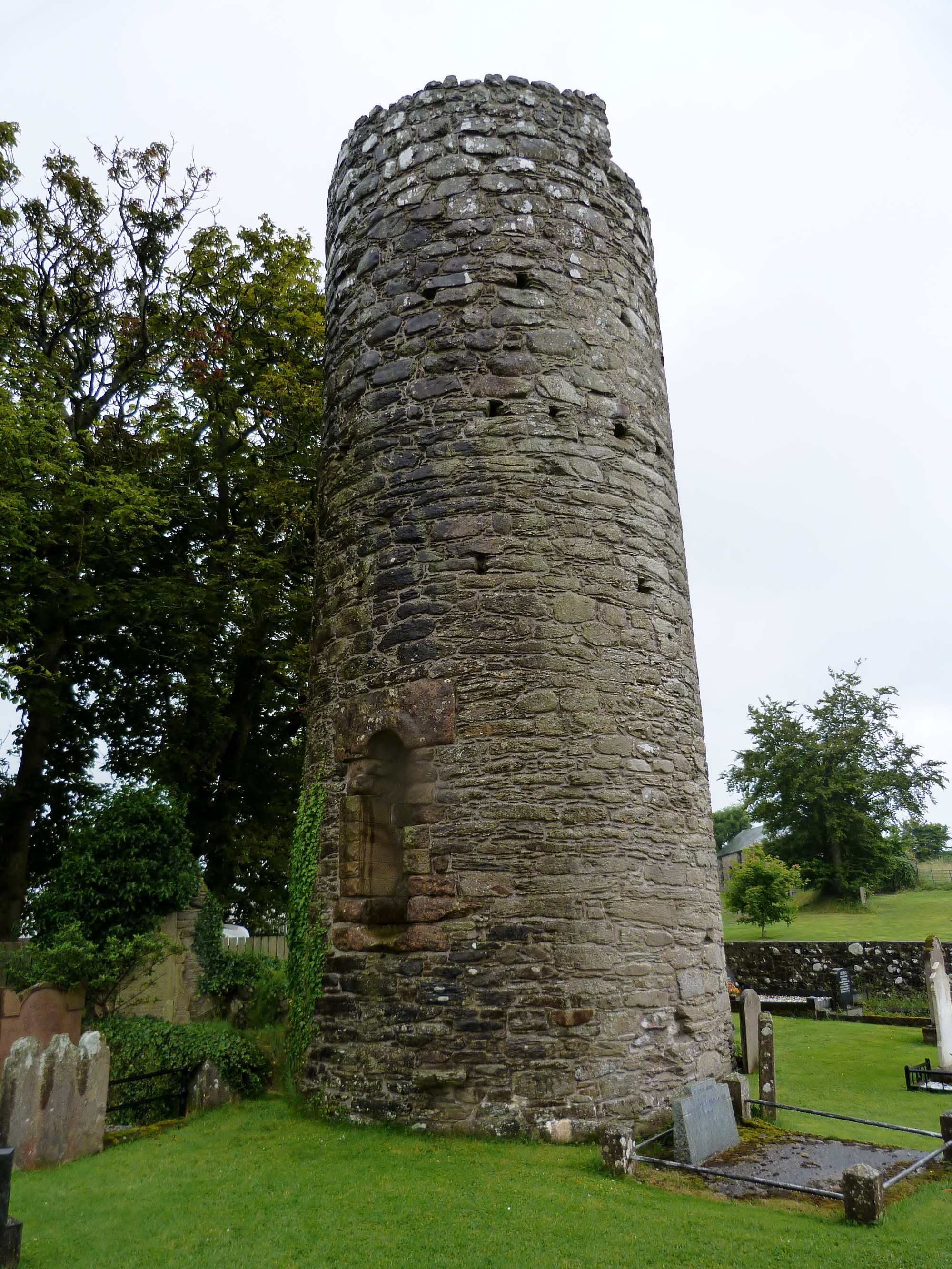 Round Tower & St Patric's Church Armoy, Великобритания