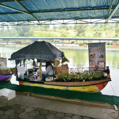 Lembang Floating Market