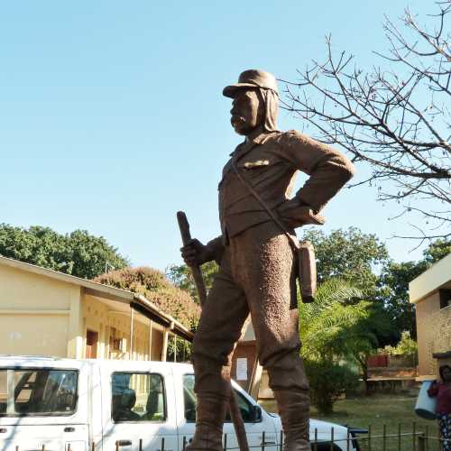 Livingstone Statue outside museum