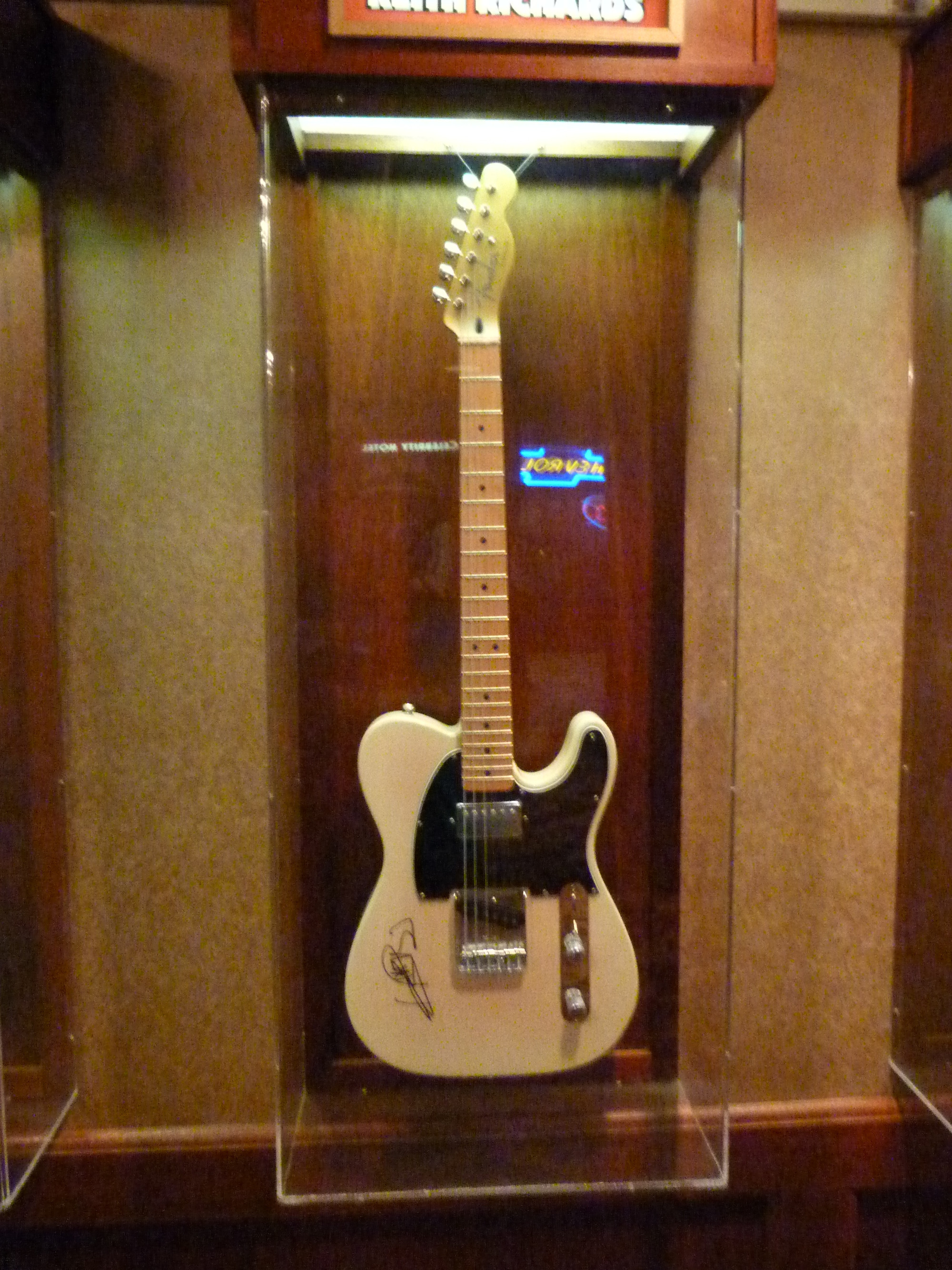 Keith Richards Signed Guitar <br/>
Celebrity Hotel, Museum & Casino 
