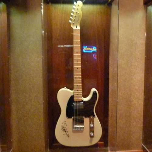 Keith Richards Signed Guitar <br/>
Celebrity Hotel, Museum & Casino 