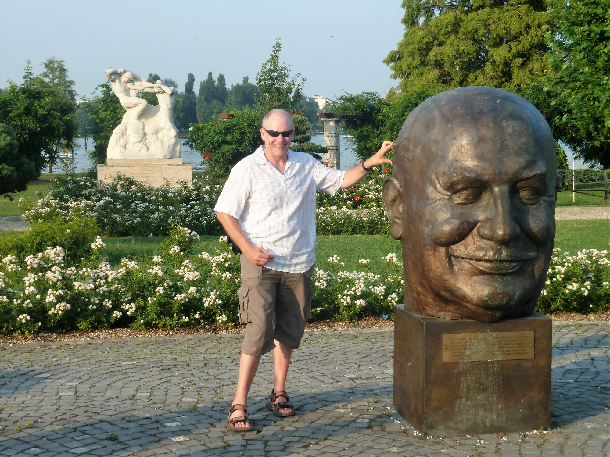 Monumentul Părinților Fondatori ai Uniunii Europene herastrau park bucharest