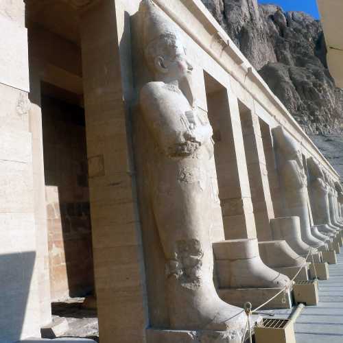 Queen Hatshepsut Statues