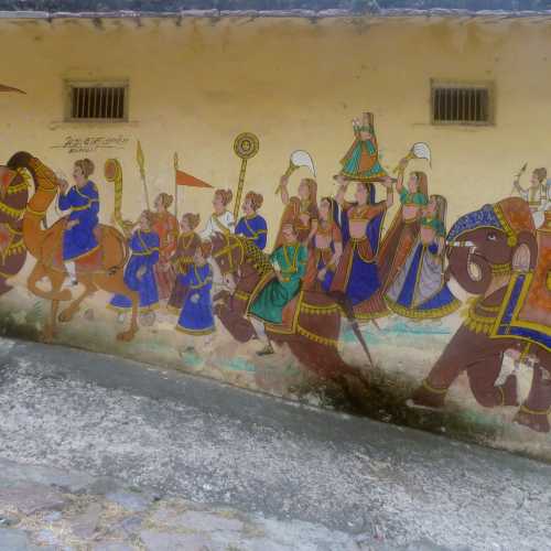 Mural on way to Palace