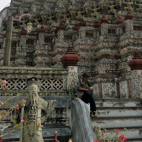 Chinese carved statue