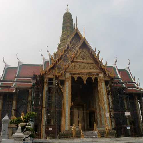 Prasat Phra Dhepbidorn or The Royal Pantheon