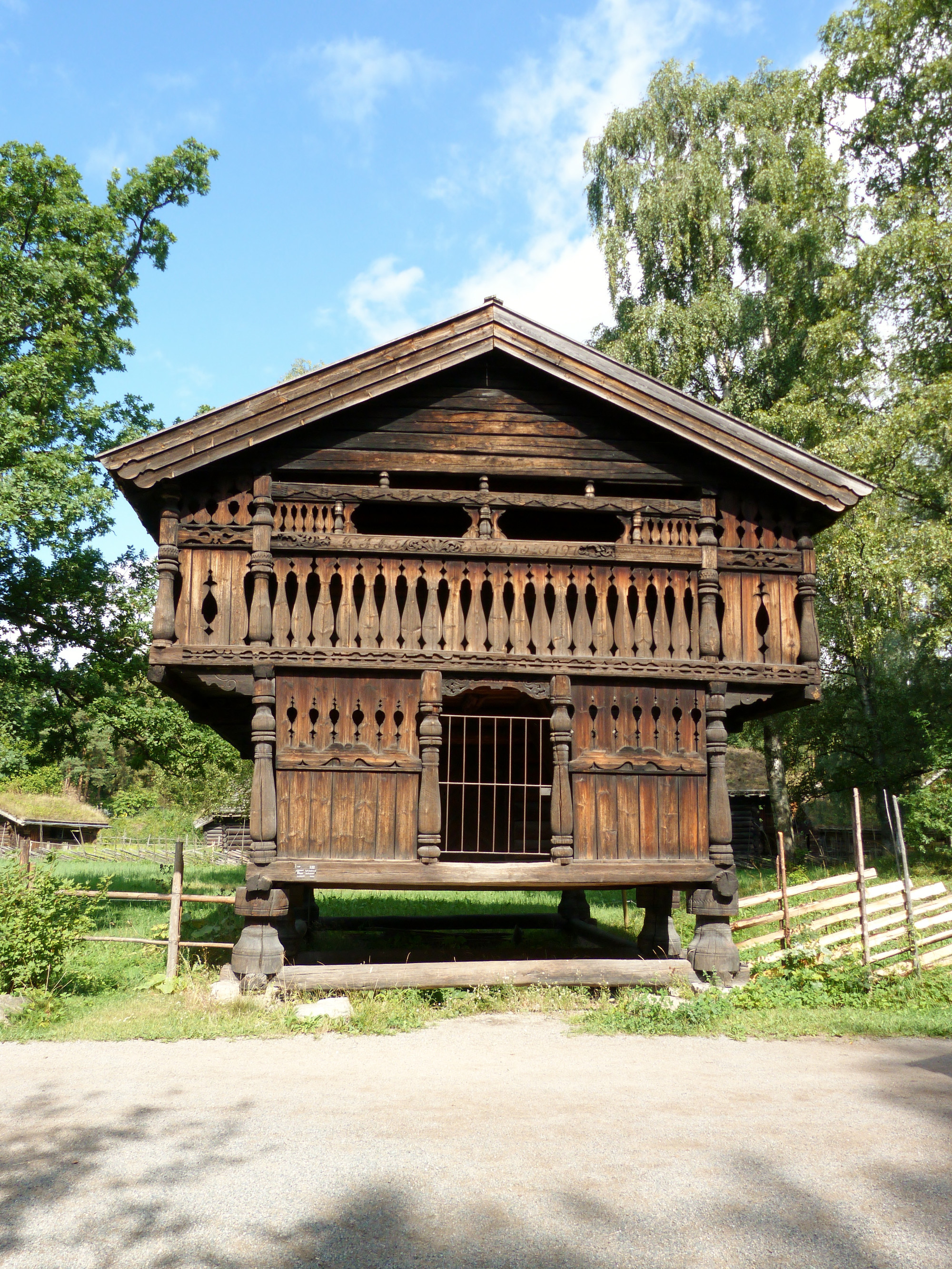 Storehouse from Søndre Berdal<br/> <br/>
Nesland, Vinje in Telemark, 1759s
