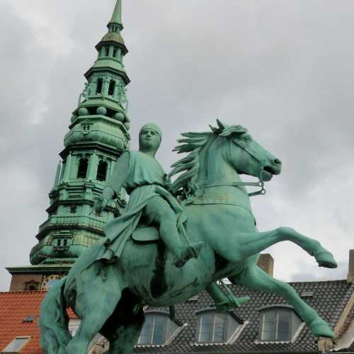 Avalon Equestrian Statue