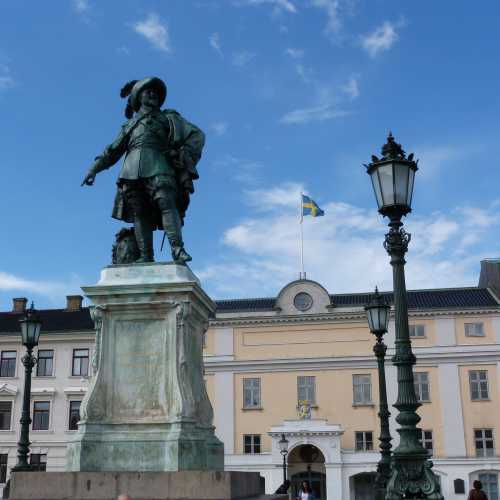Statue Gustav Adolfs Torg