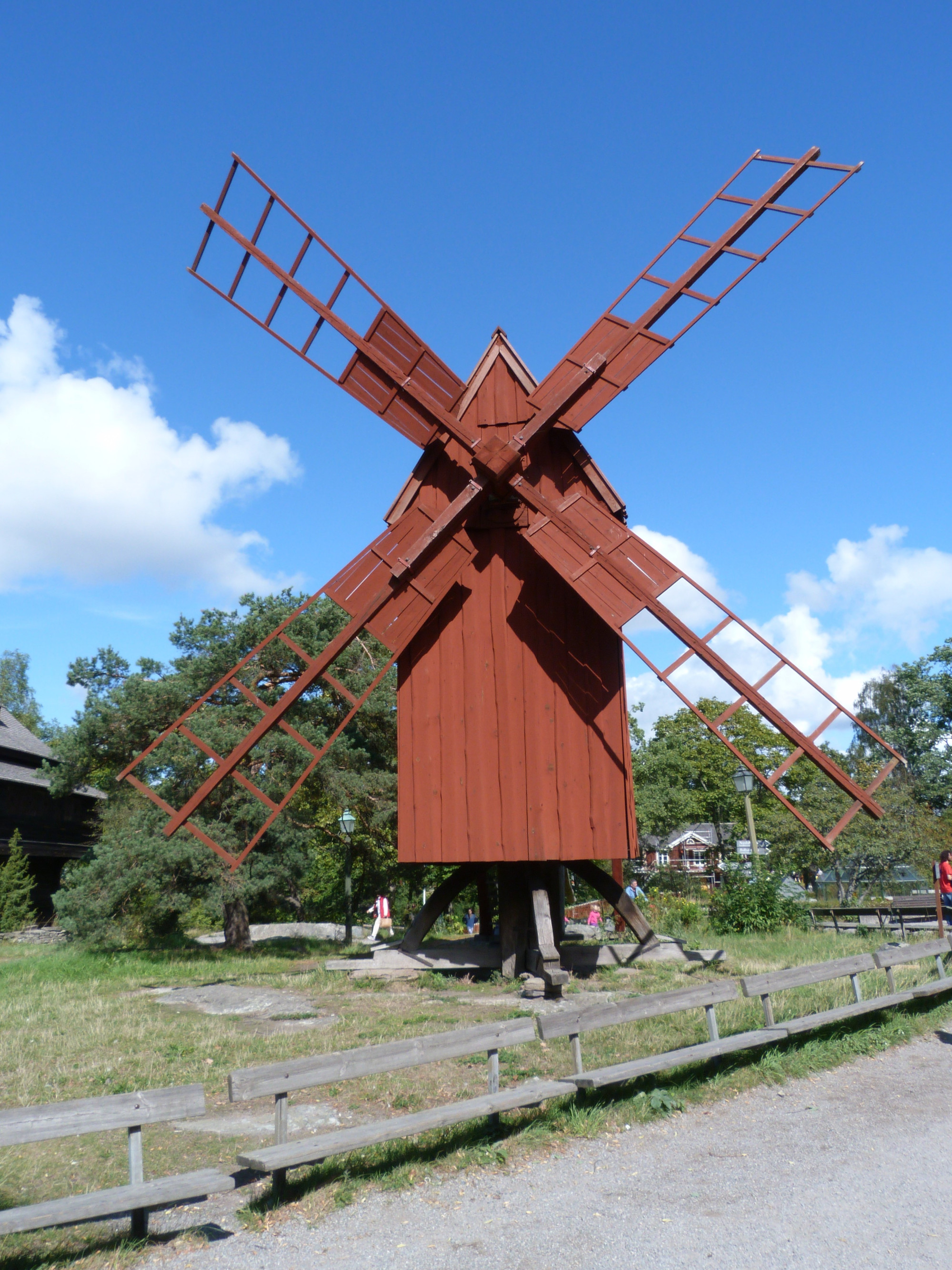 Oland Windmill Red