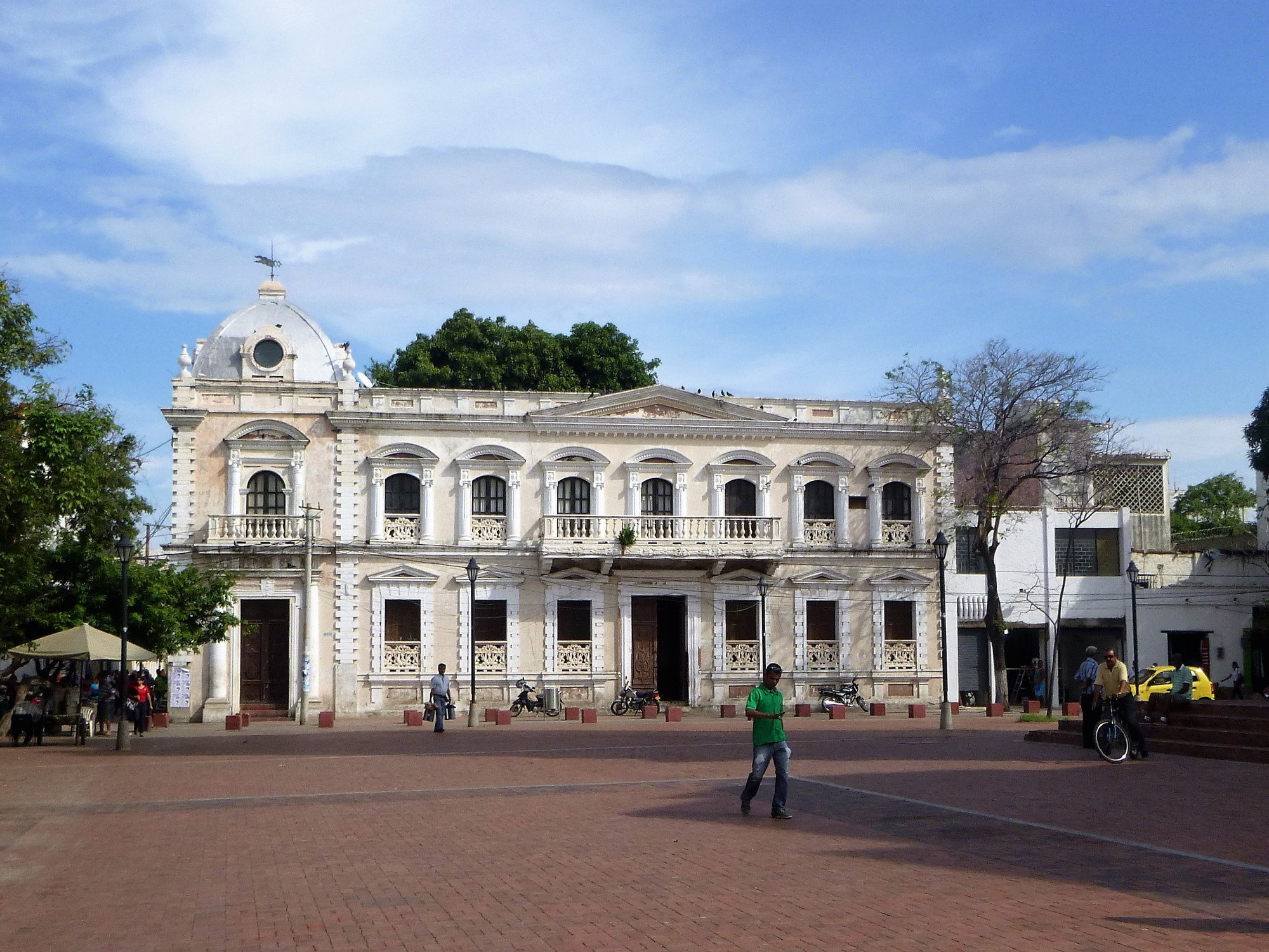Colonial Building