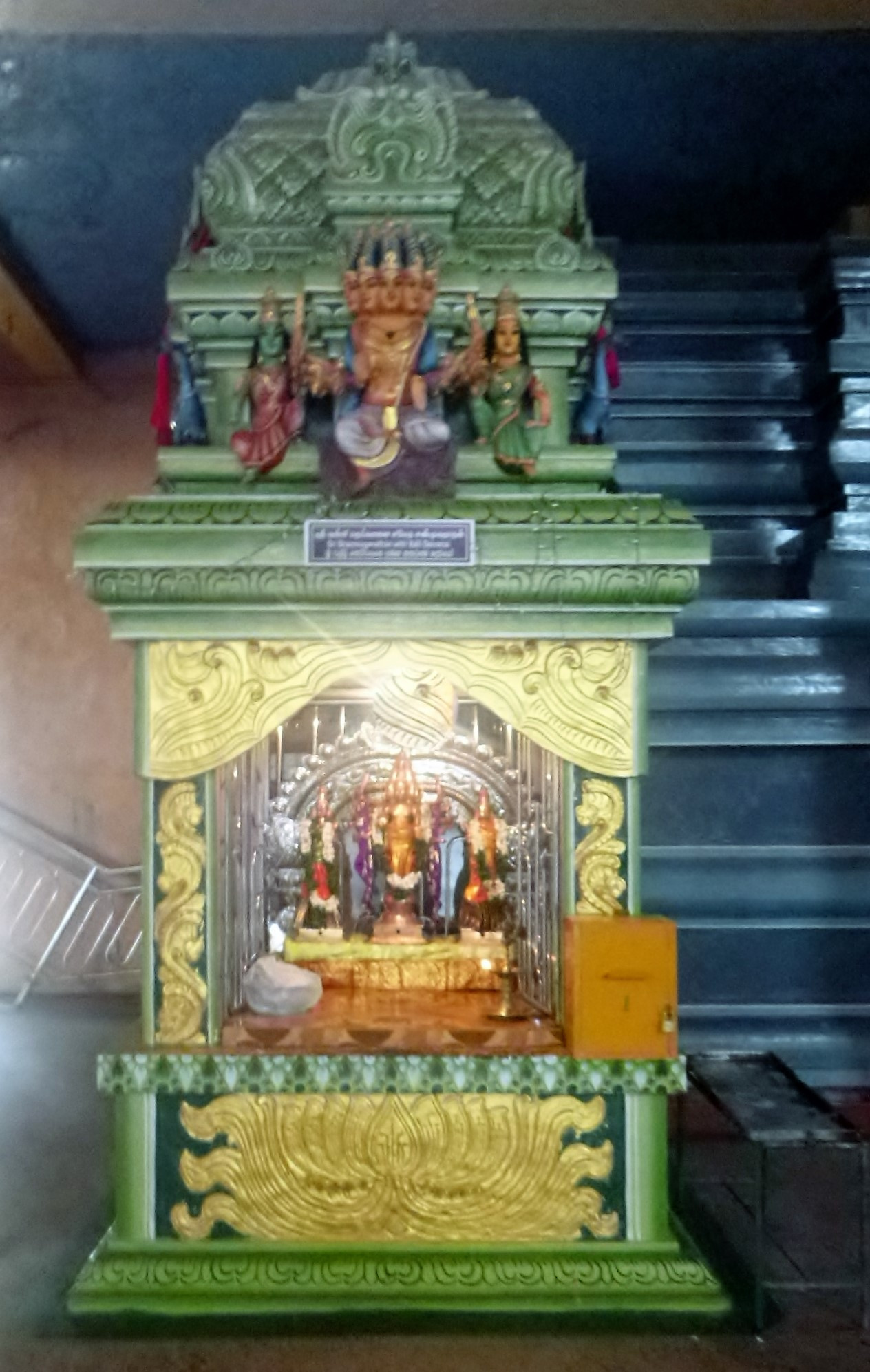 Arulmigu sri muthumariamman temple, Sri Lanka