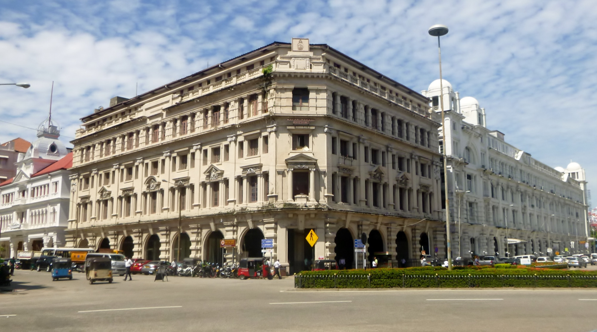 HSBC Bank plus York Street Fronntage of Oriental Hotel