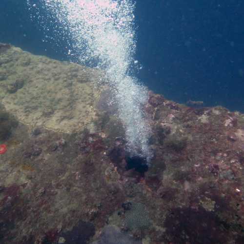 Akitsushima wreck - Navy seaplane tender - 118m (22 to 36m, Philippines