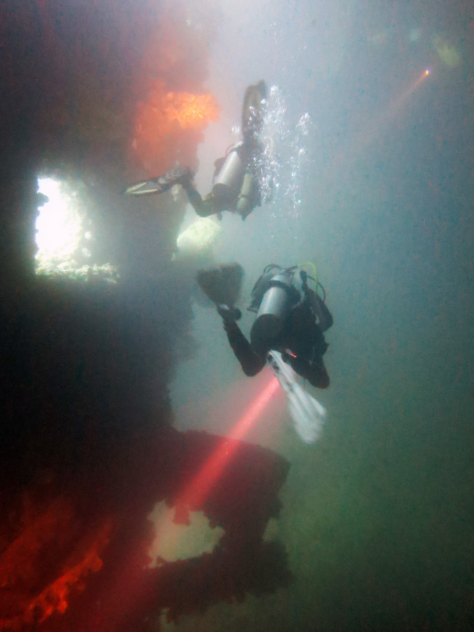 Akitsushima wreck - Navy seaplane tender - 118m (22 to 36m, Филиппины