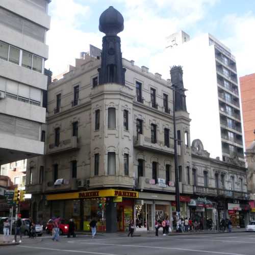 Ave De Julio 18, Uruguay