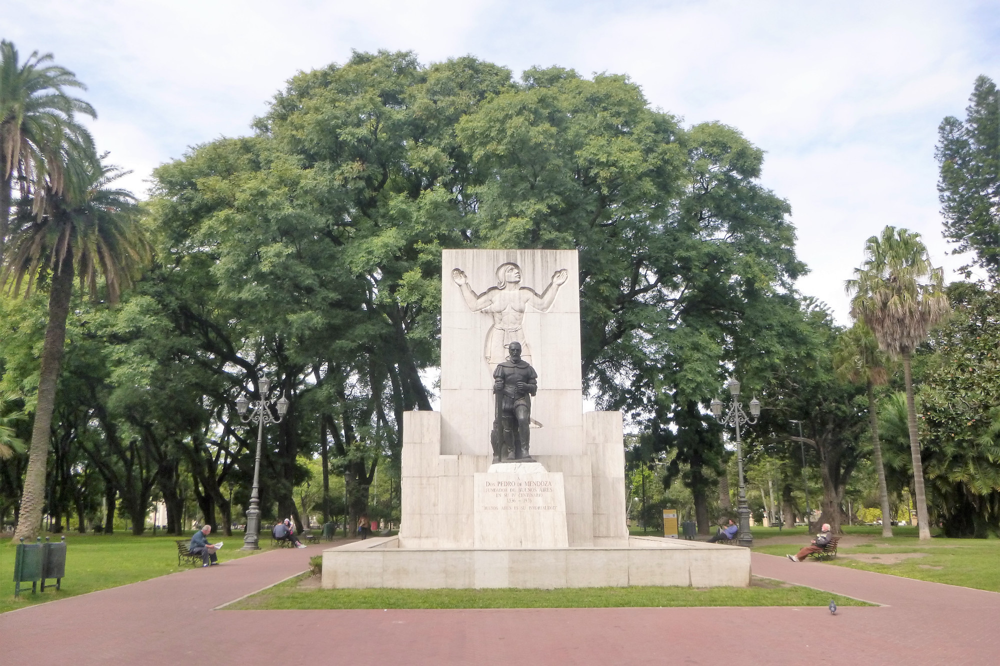 Monumento a Pedro de Mendoza Parque Lezama