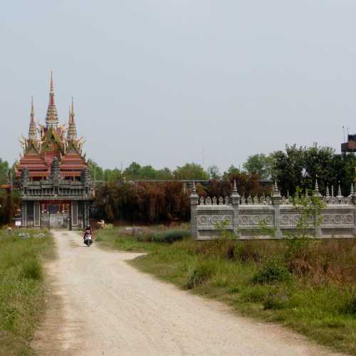 Mayanmar Monastery under construction
