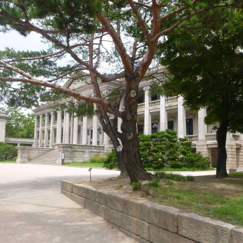 Seokjojeon Palace