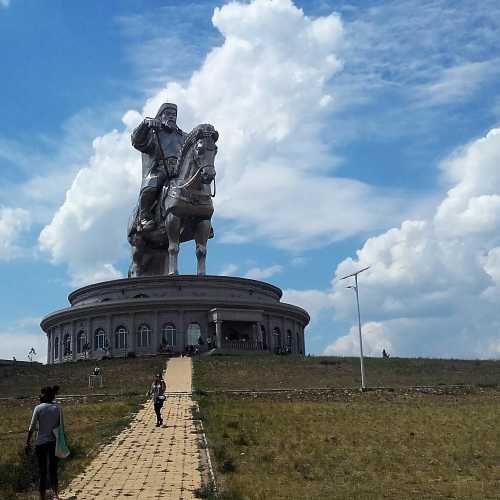 Статуя Чингисхана, Монголия