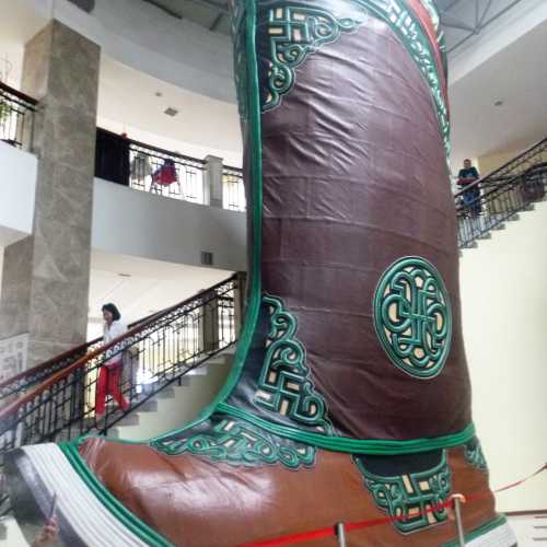 Giant Boot