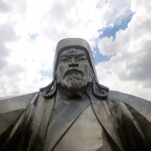 Статуя Чингисхана, Монголия