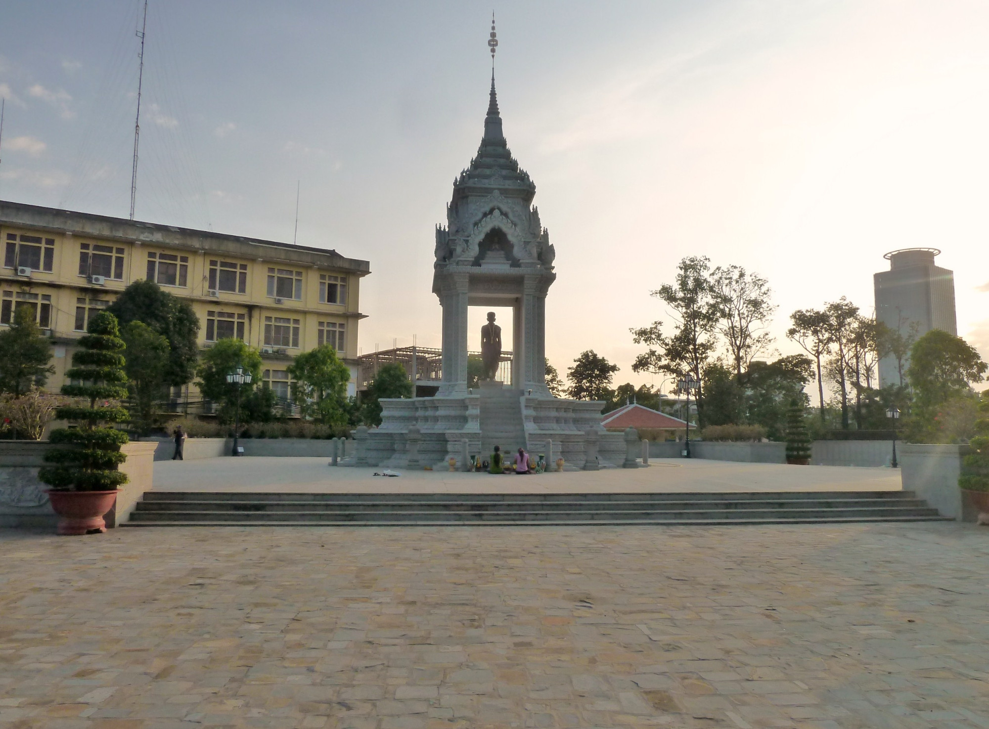 Yeay Penh Statue