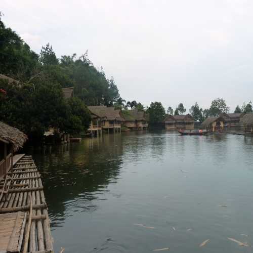 Sampireun Village, Индонезия