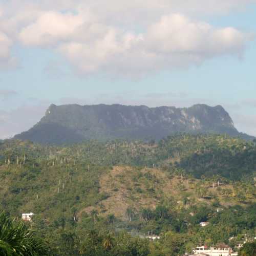 El Yunque<br/>
Mountain peak