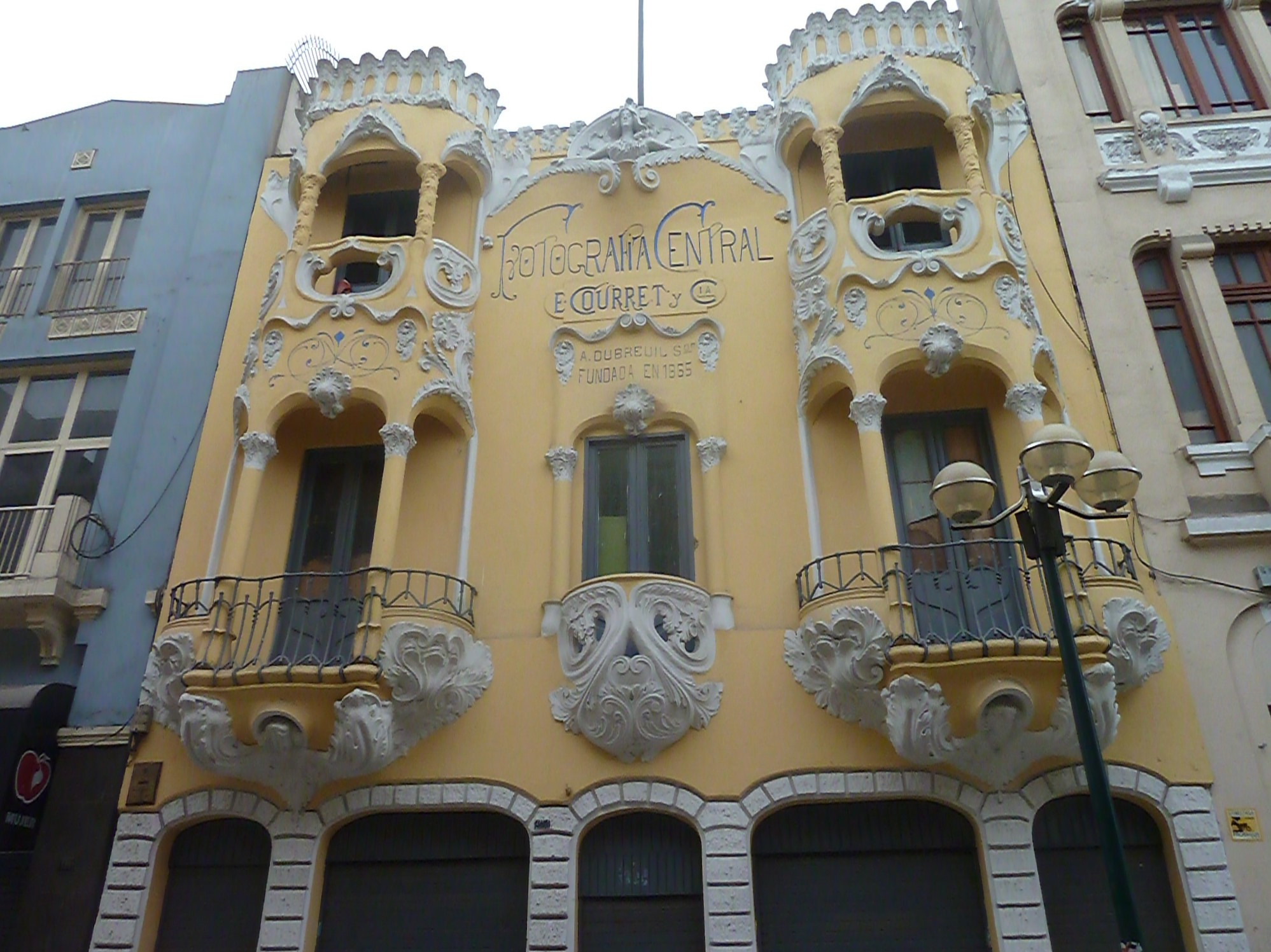 Casa Courret<br/>
Historical Building