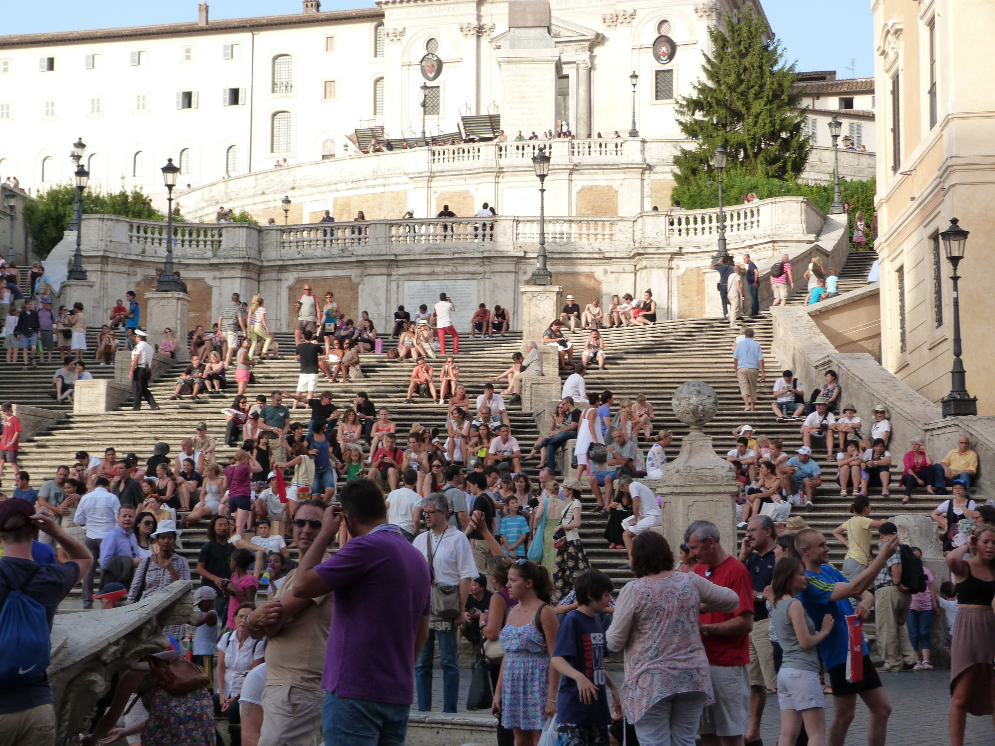 Extremly Busy Spanish Steps