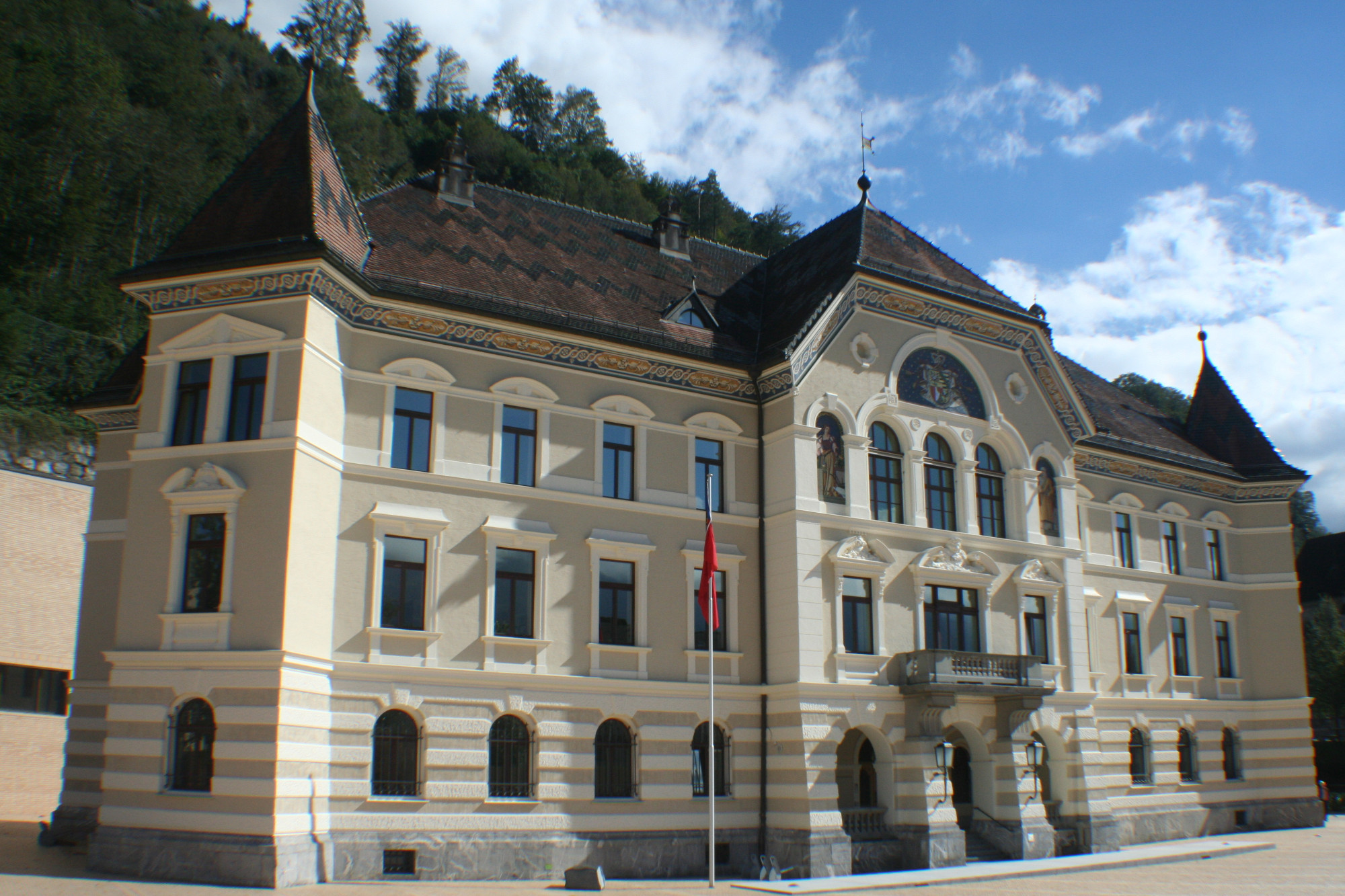 Regierungsgebäude des Fürstentums <br/>
Govt House