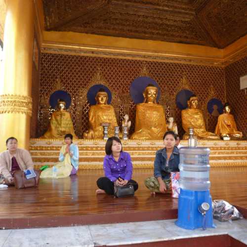 five Seated Buddhas