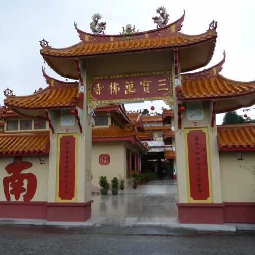 Brinchang Sam Poh Buddhist Temple