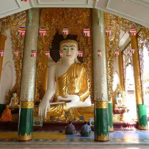 Large seated Buddha