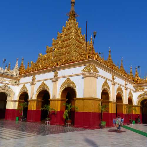 Maha Myat Muni Pagoda- Mahamuni Buddha Temple<br/>
