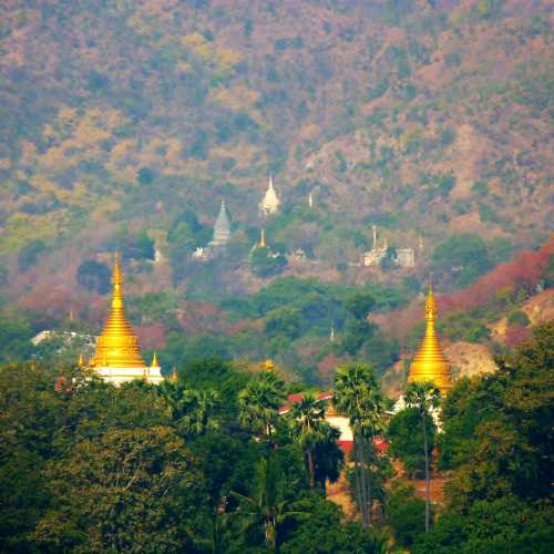 Temples Irrawaddy River Bank