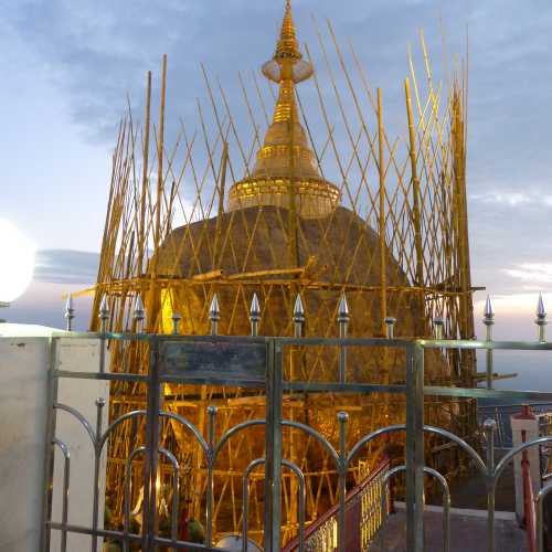 Kyaiktiyo Pagoda, Myanmar Burma