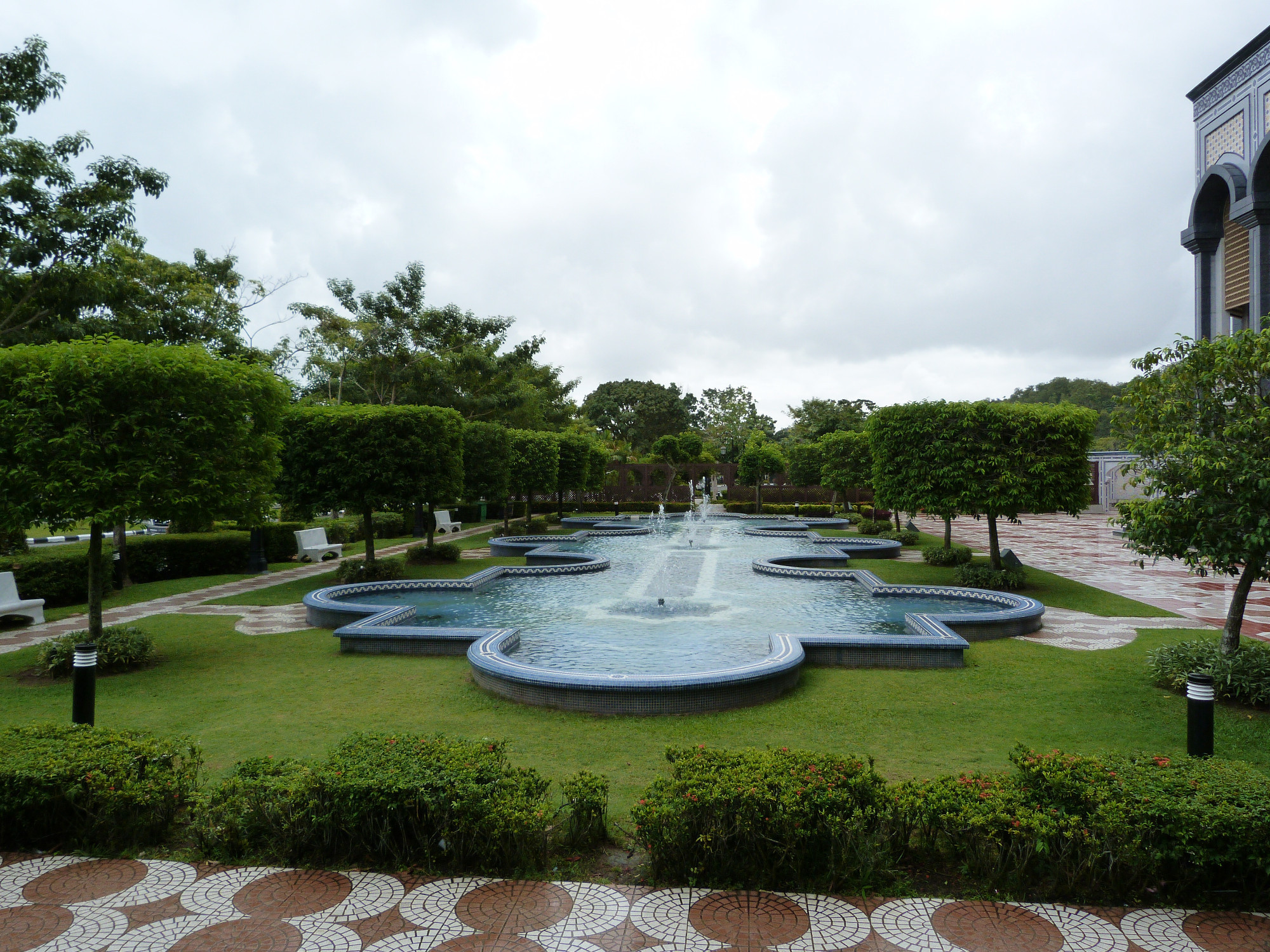 Fountain & Gardens
