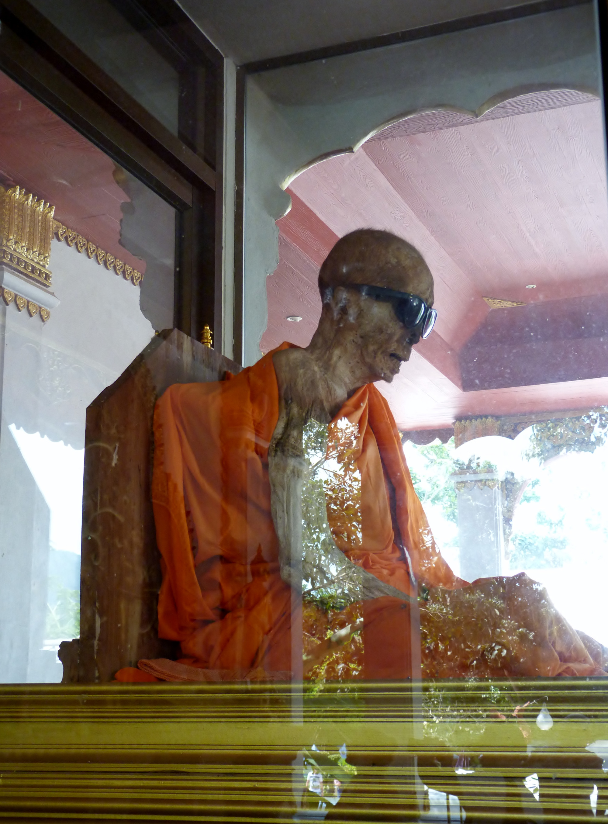 Wat Khunaram, Таиланд