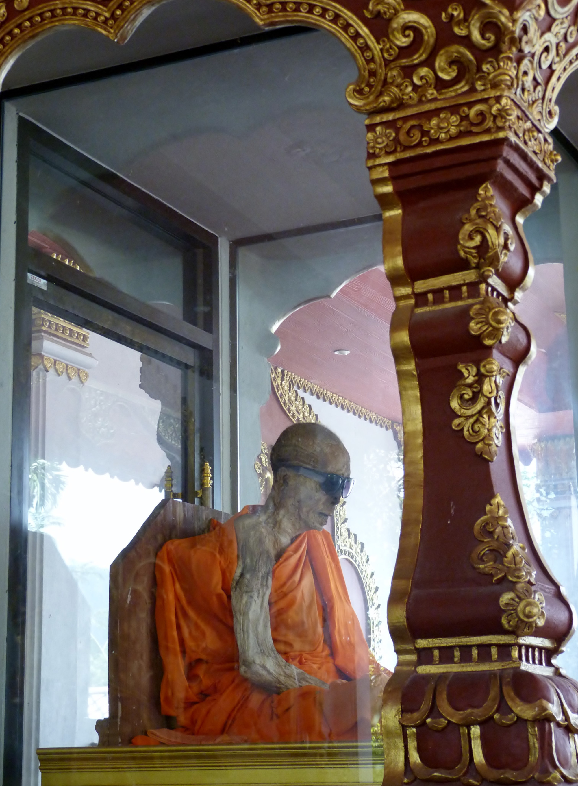 Wat Khunaram, Thailand