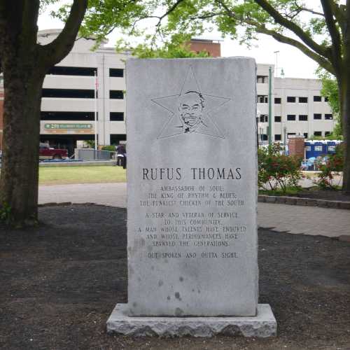Rufus Thomas Memorial<br/>
Beale Street Memphis