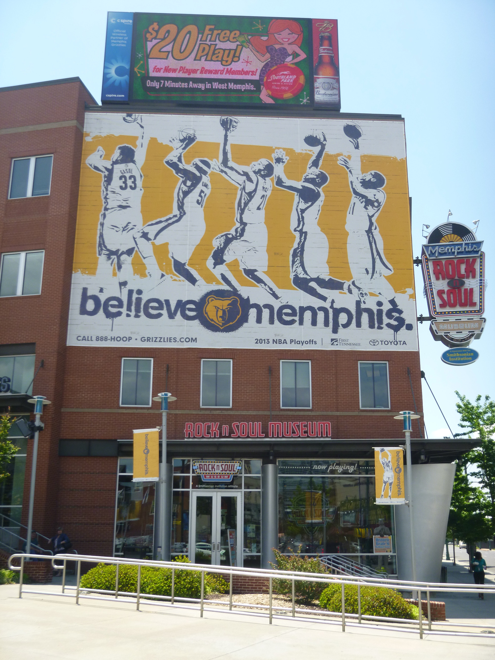 Billboard Advert for Memphis Grizzlies Basketball Team