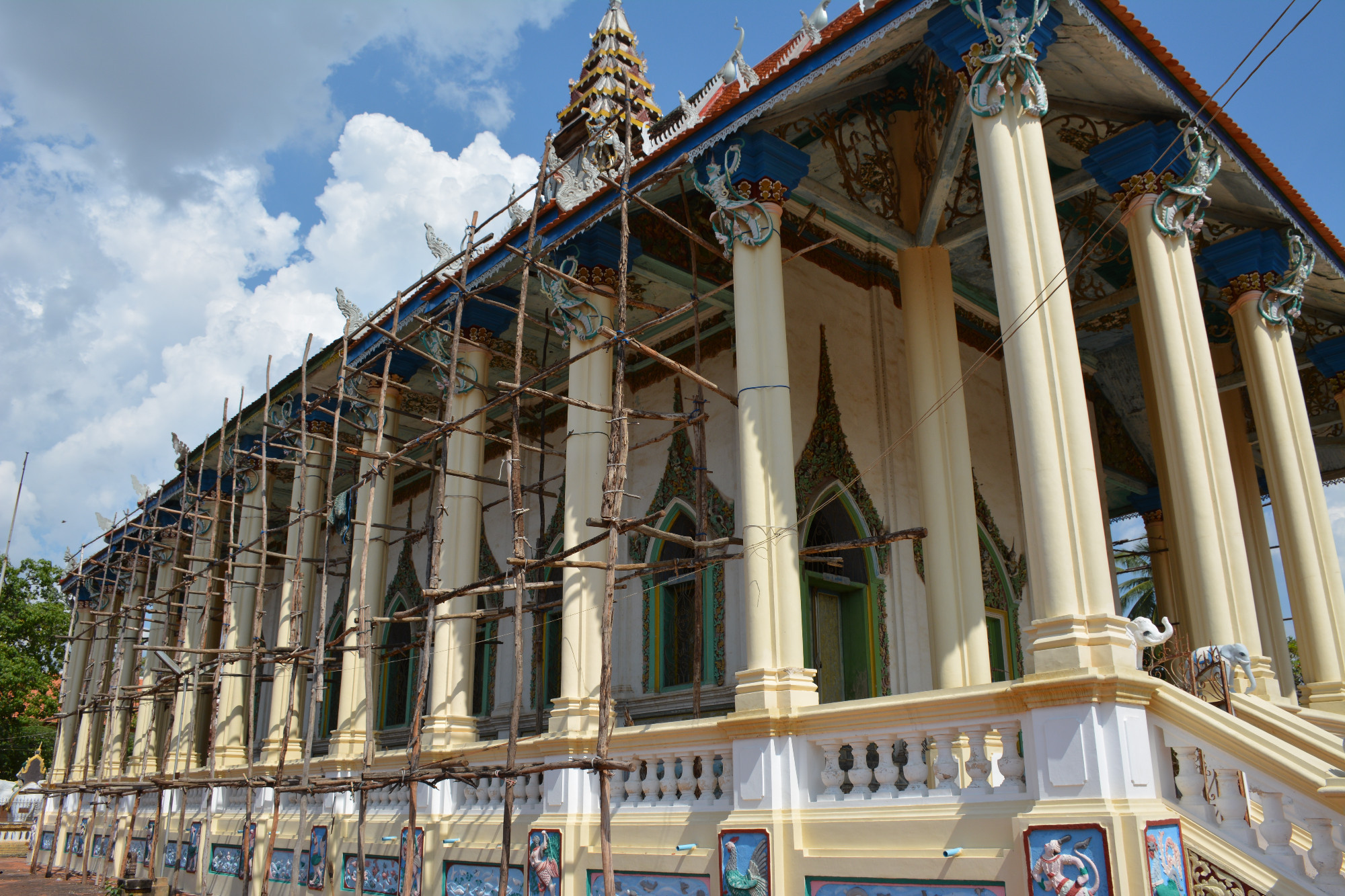 Wat Damrey Sor, Камбоджа