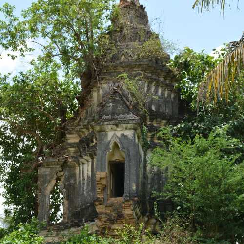 Wat Bay Damram